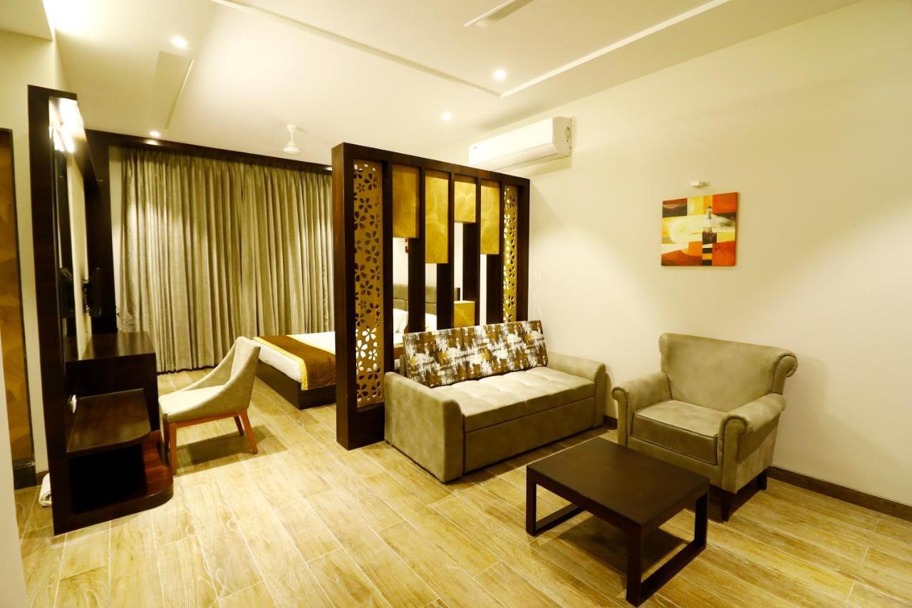 Hotel The Royal Inn Baramati Εξωτερικό φωτογραφία